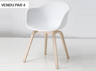 Chaise design Aviator vendue par 4